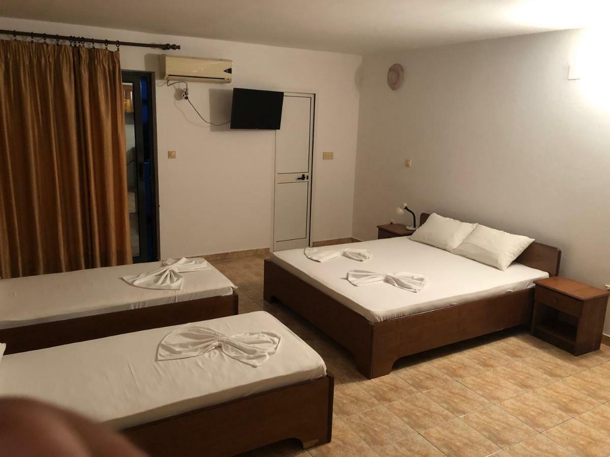 Apartments Toni ウルツィニ エクステリア 写真