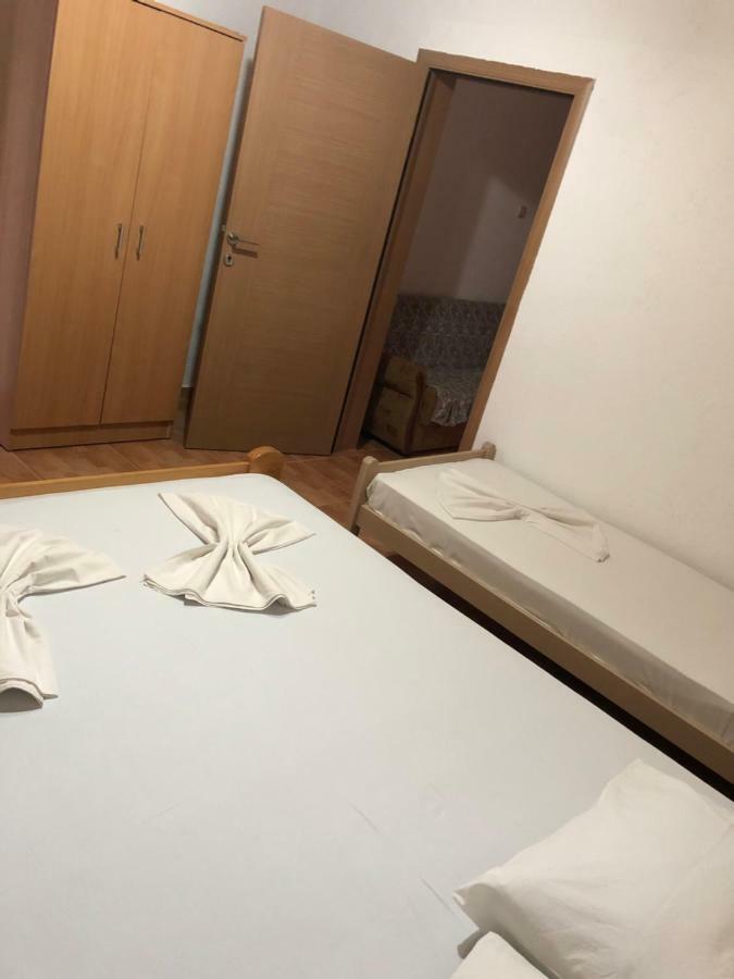 Apartments Toni ウルツィニ エクステリア 写真