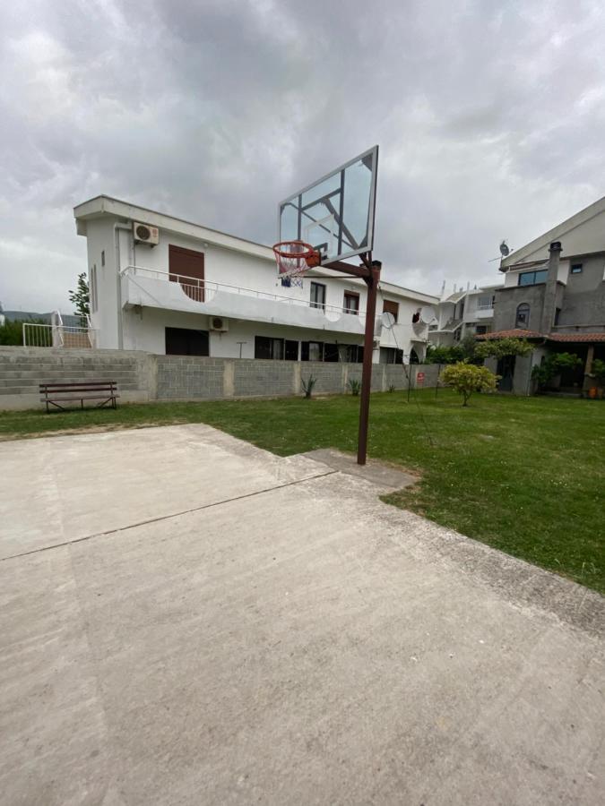 Apartments Toni ウルツィニ エクステリア 写真